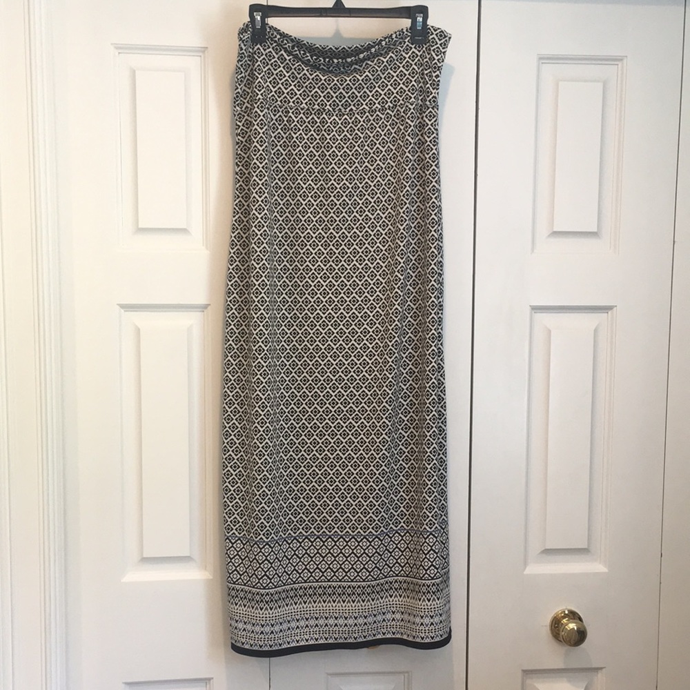 Sophie max maxi skirt size large